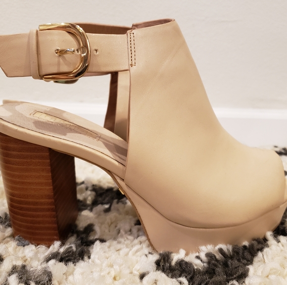 Topshop Nude 70s Platform Heel - Picture 1 of 4